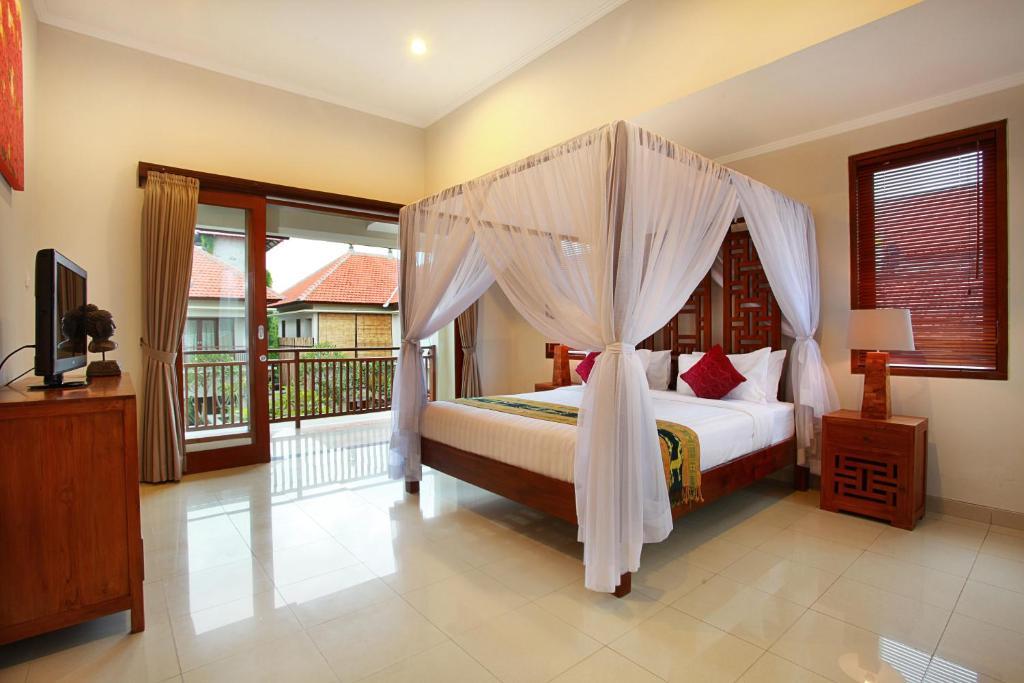 Madhya * Seminyak (Bali)