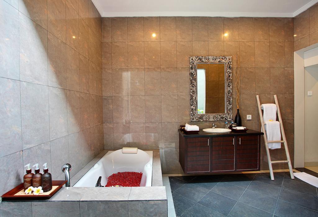 Madhya Villa